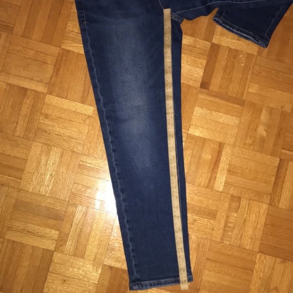 NEW RW&CO High-Rise / High Waisted Blue Mom Jeans. - Picture 8 of 9